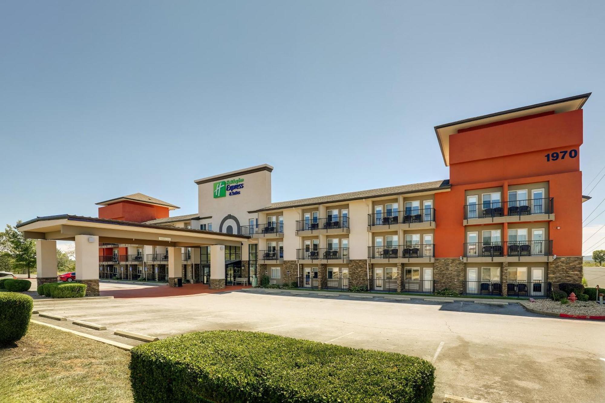Holiday Inn Express Hotel & Suites Branson 76 Central By Ihg Екстериор снимка